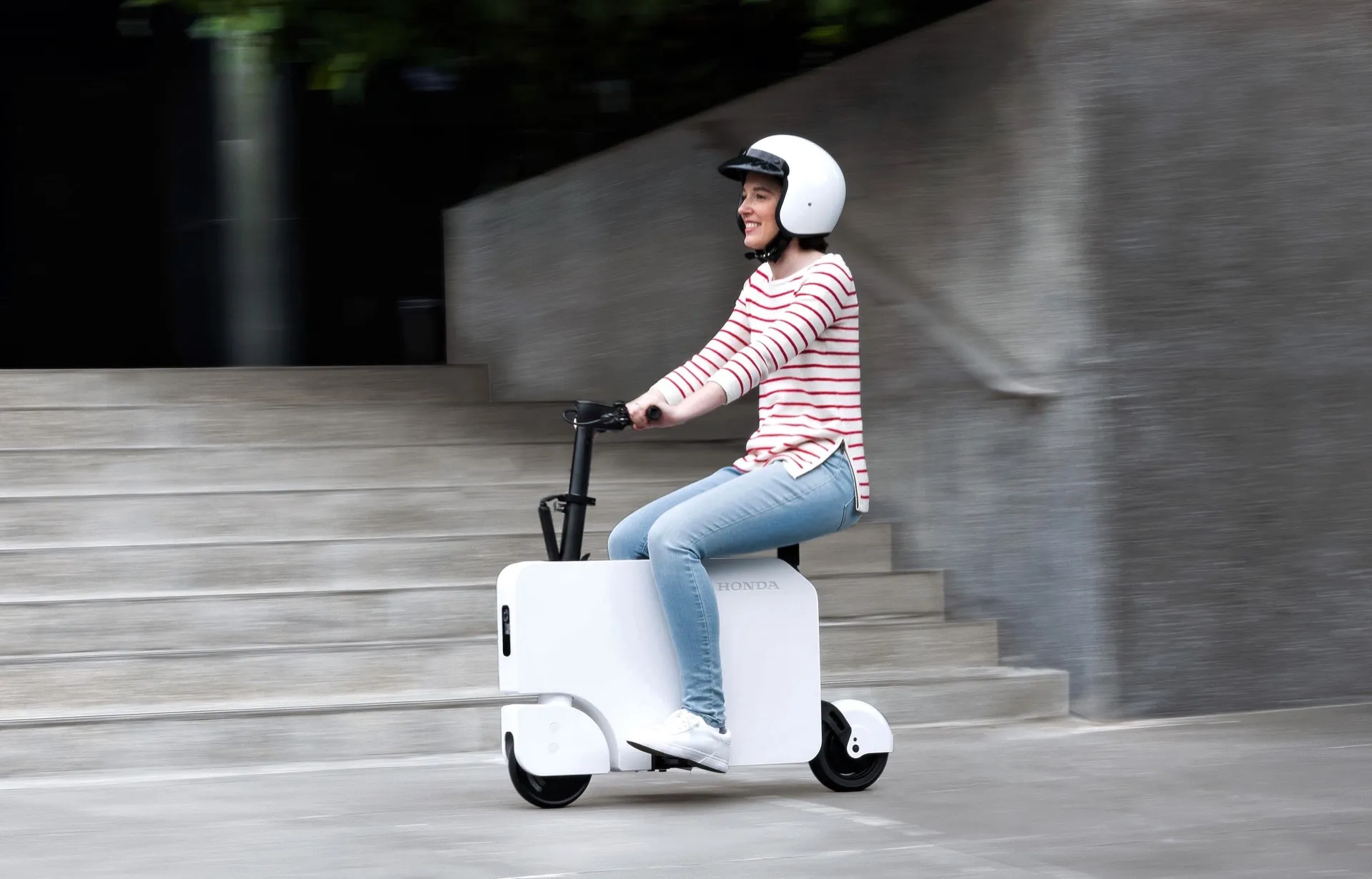 honda-motocompacto-folding-electric-scooter_100898007_h